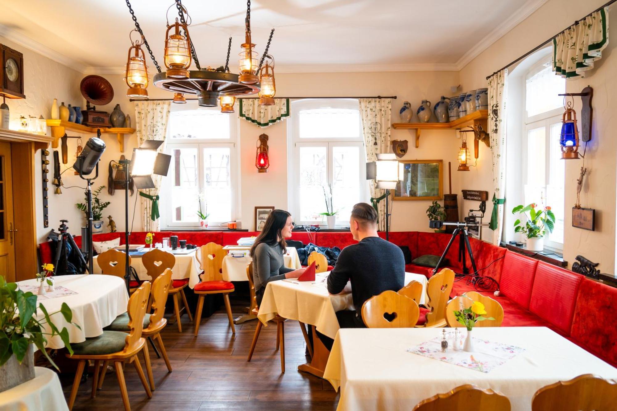 Landhotel Zur Gruenen Kutte Bernshausen Екстериор снимка