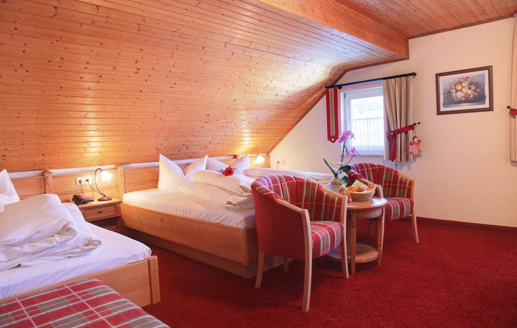 Landhotel Zur Gruenen Kutte Bernshausen Стая снимка