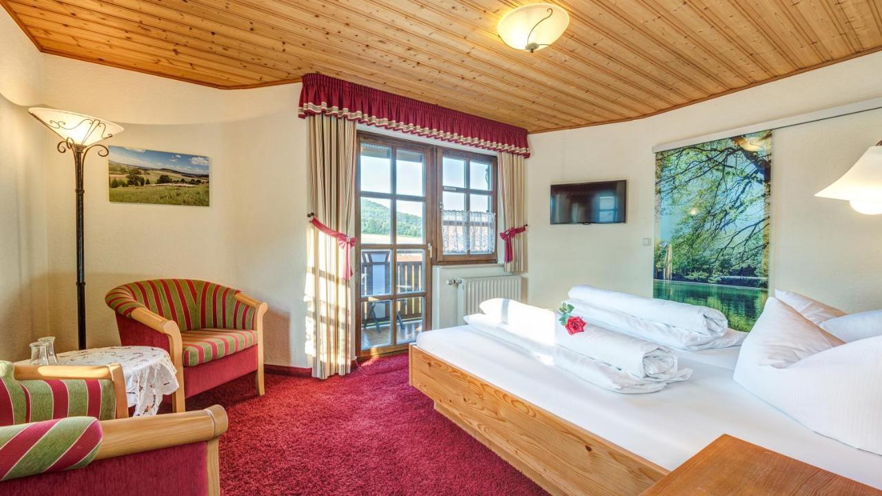 Landhotel Zur Gruenen Kutte Bernshausen Екстериор снимка